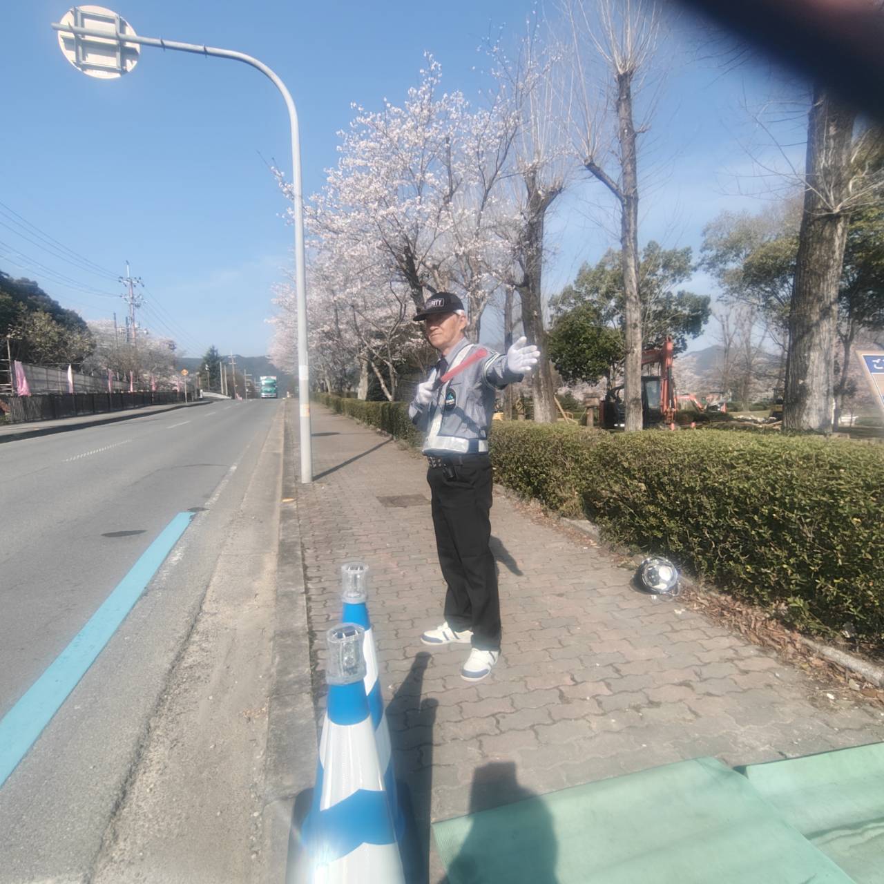 亀岡市でシニアに優しいガードマン職！未経験者も気軽にチャレンジ